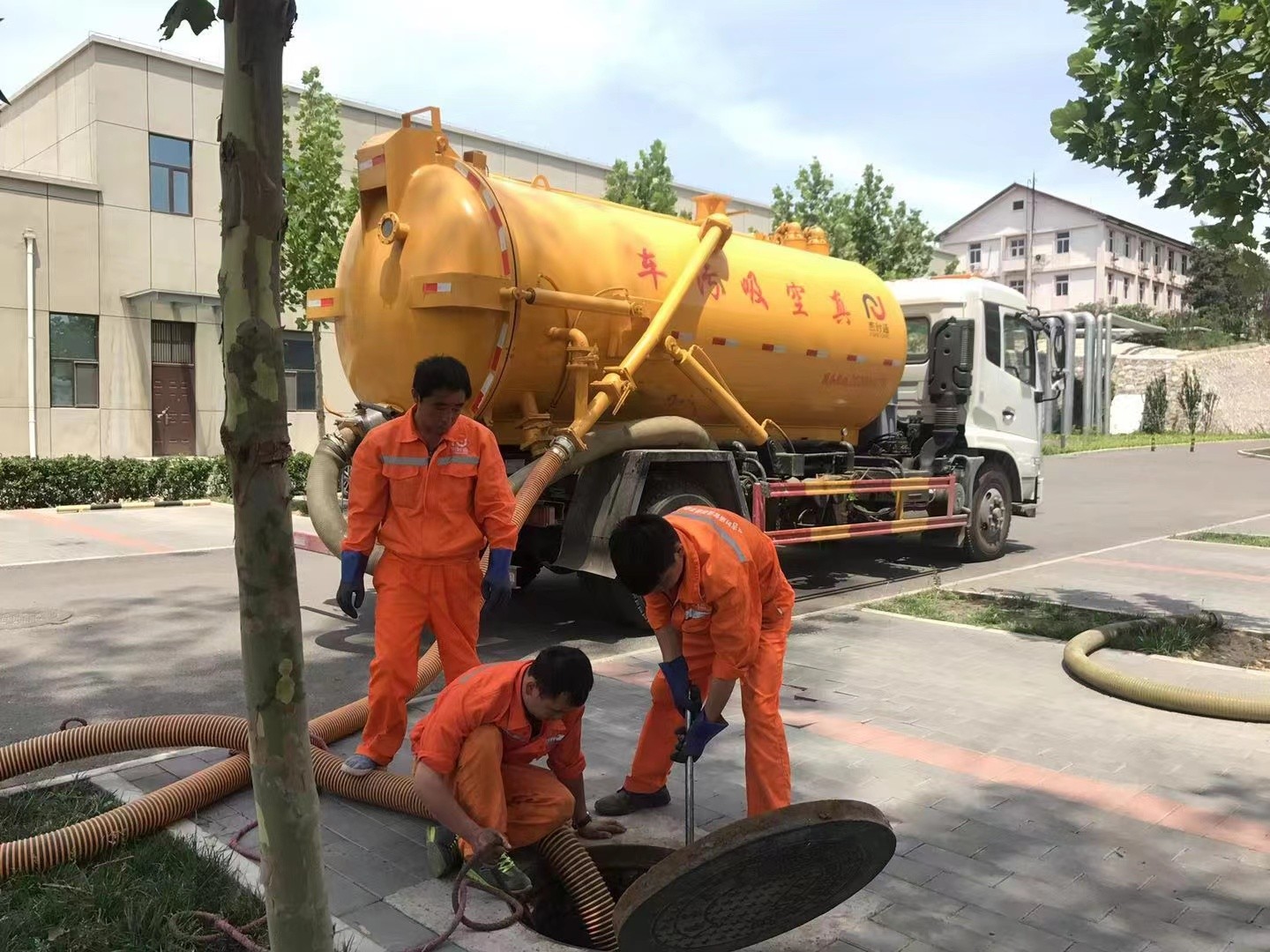 藁城化粪池清理与5-8吨吸粪车施工效率分析